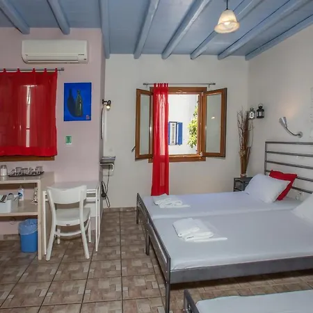En Tino Retreats - Sunshine Penzion Tínos